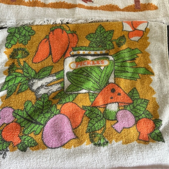 Vintage kitchen hand towels - Picture 3 of 8